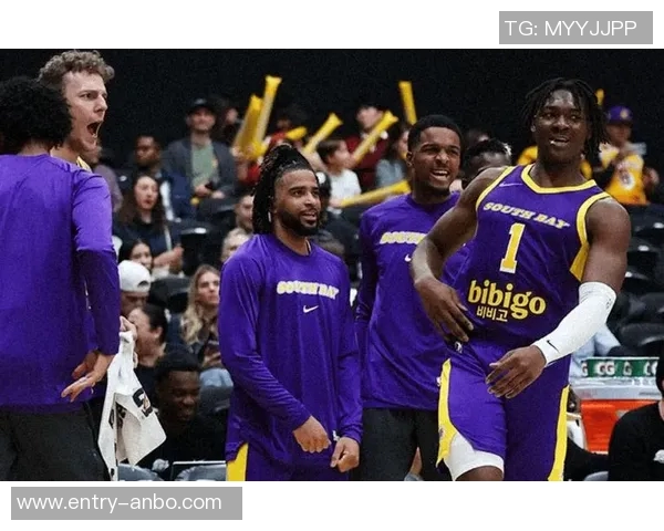 湖人队继续寻找攻守兼备的侧翼球员以此放弃今夏的财务灵活性